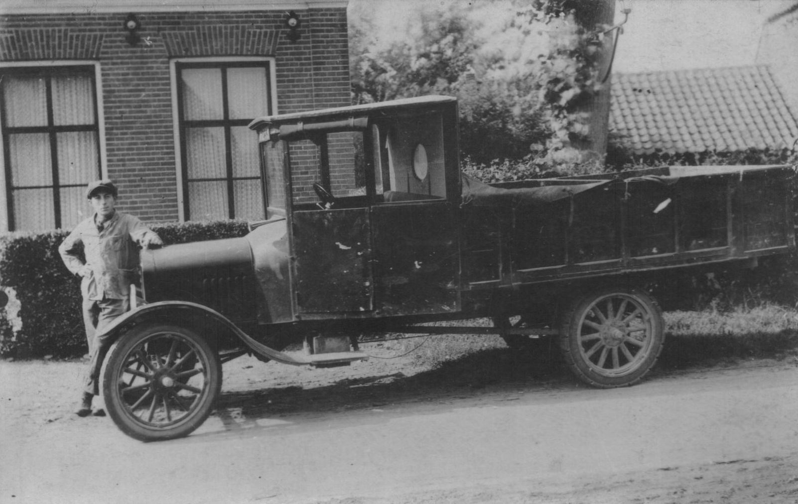 T-Ford (Bron: Hkk "Sint Achten op Boeckel")