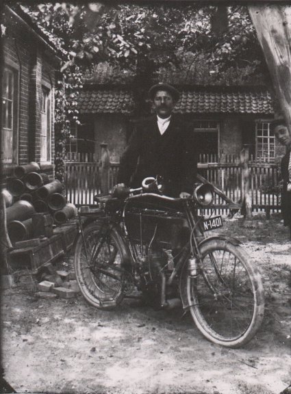 Minerva motorfiets, c. 1925.