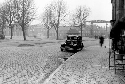 Ford, 1933.