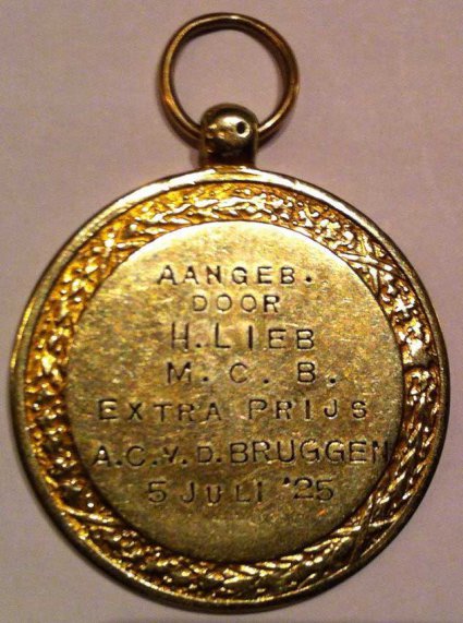 N-1434 Medaille van de MCB, aangeboden aan A.C. van der Bruggen (collectie fam. Van der Bruggen)