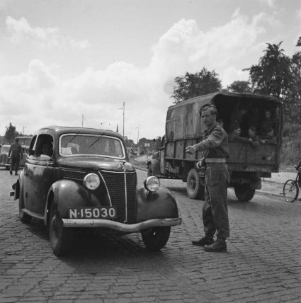 Ford (foto: Anefo. Bron: Nationaal Archief; CC-BY 4.0)