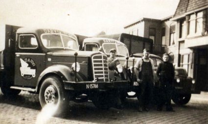 Mack en Ford (Collectie Oudedaf.nl)