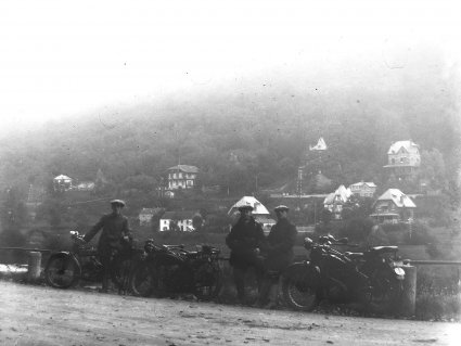 Ardennen, 1927. v.l.n.r. Douglas, Indian Scout en Excelsior