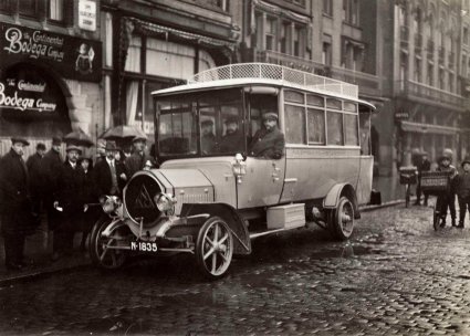 Foto 1: NAG Autobus, c. 1920 (collectie Heemkunde Boxtel)