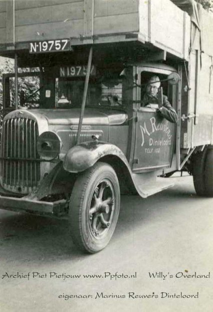 Willys Overland (collectie Piet Pietjouw. Bron: Oudedaf.nl)