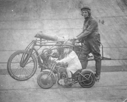 GNOM, 1926 (collectie A. Vorselaars)