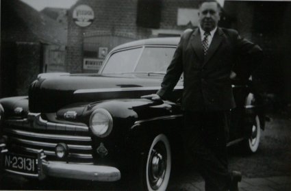 Ford taxi, 1946  (coll. fam. de Kock)