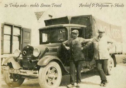 Ford (collectie P. Pietjouw. Bron: Oudedaf.nl)