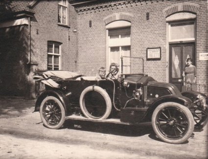 Renault (Bron: collectie Deurnewiki)