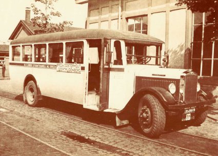 Bus van N.V. Zuider Stoomtramweg Mij. Breda (originele foto: Collectie Piet Janssens)