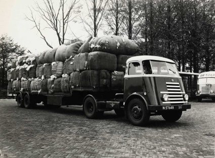 DAF trekker met oplegger (collectie DAF-Museum)