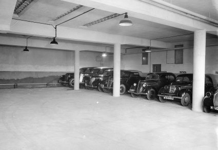 Ford V8, model 1937 (collectie West-Brabants Archief)