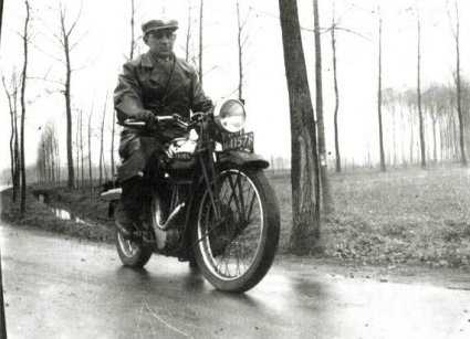 Ariel Red Hunter MH32 350 cc kopklepper. 