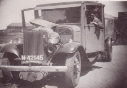Vrachtwagen gemeente Waalwijk, jaren '30.