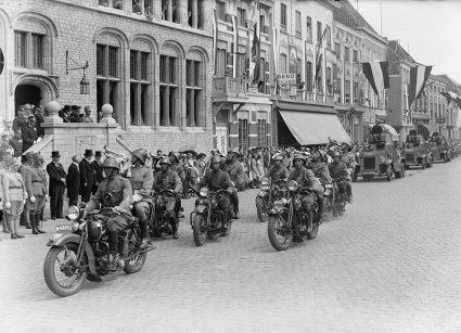 Landsverk (Foto: Fotopersbureau Het Zuiden; coll. West-Brabants Archief))