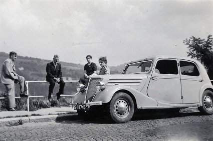 Renault, c. 1938 (collectie J.F.P.I. van der Sanden)