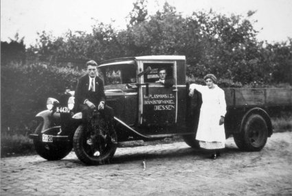 Opel Blitz, 1932 (collectie Henk van de Schoot / archief van de familie Plasmans)