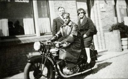 500 cc Ariel Sloper SG31, c. 1935.