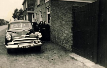 De auto van Fassbender in Schijndel (Collectie T. Ockhuizen)
