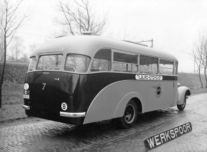Chevrolet autobus (collectie NCAD, Verzameling S.O. de Raadt)
