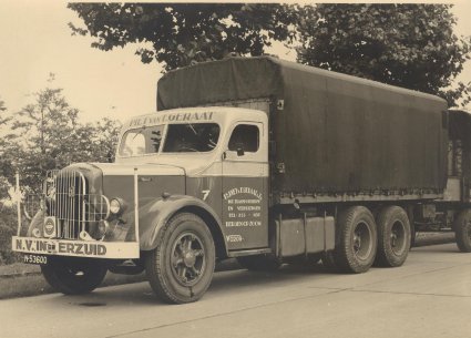 Mack truck met aanhanger, 1948.