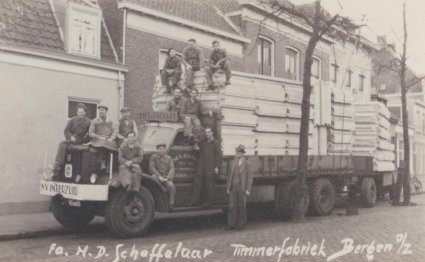 Diamond T truck.