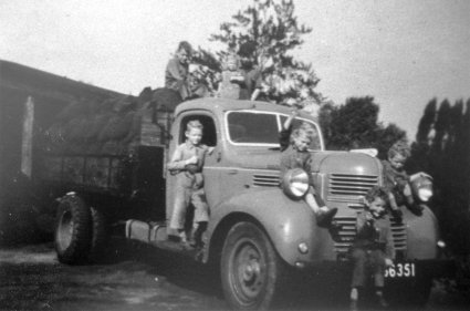 Dodge (collectie Henk van de Schoot / archief familie Plasmans