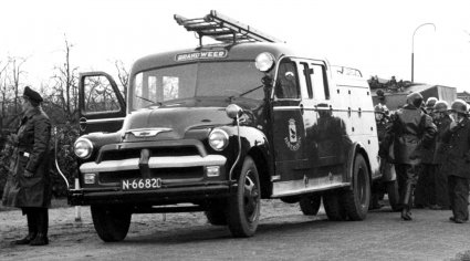 Chevrolet 4400 (collectie J.W. Pots)