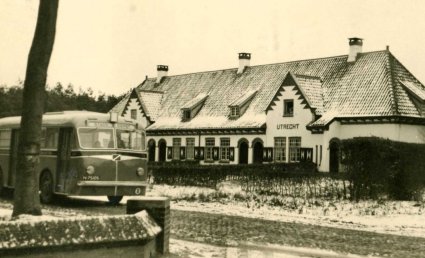 Ford, 1947 (collectie NCAD, Verzameling S.O. de Raadt)