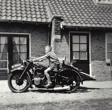 BMW R 12 (collectie J. Wams)