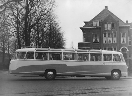 N-79498 Scania touringcar, c. 1950.