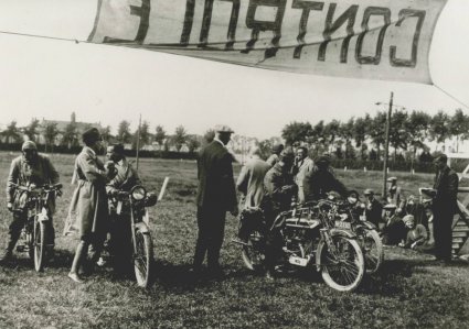 Douglas, jaren '20 (Bron: Collectie Veenkoloniaal Museum Veendam; Bert Buirink)