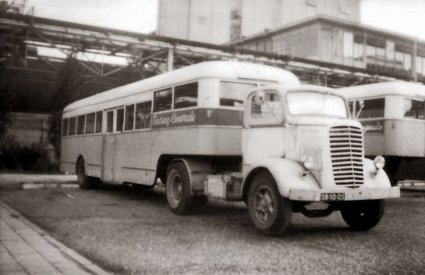 Mack truck met oplegger