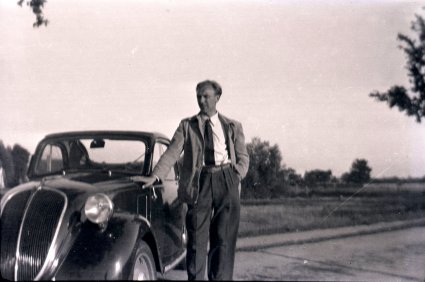 Fiat 500B met open kap, zomer 1949 (Foto: Collectie Th. Jansen)