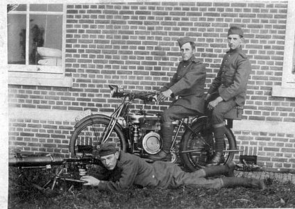 Douglas c. 1914 (collectie Historische Vereniging Roon)