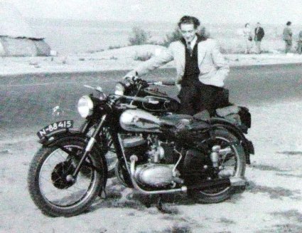 Puch en Triumph 3T (Collectie L. de Smet)