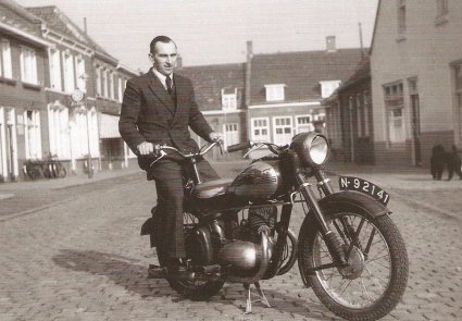 Jawa Twin motor.