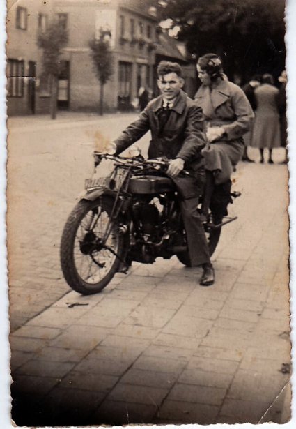 N-27305 Triumph (collectie R. Boselie)