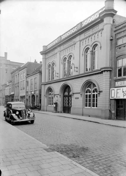Studebaker (foto: Fotopersbureau Het Zuiden; coll. Erfgoed 's-Hertogenbosch)