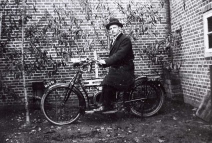 Douglas, 1925 (collectie Regionaal Archief Tilburg)