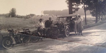 Links een BSA (collectie I. Hendriks-van den Munckhof)