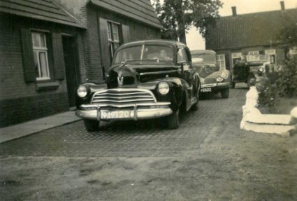 Driemaal N-19120. O.a. Chevrolet en Willys  (collectie Hkk De Elf Rotten)