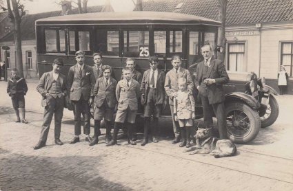 Ford (bron: Stichting “Het Uden-archief van Bressers”)