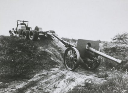 Chevrolet met DAF TRADO-systeem en kanon, c. 1938 (© NIMH)