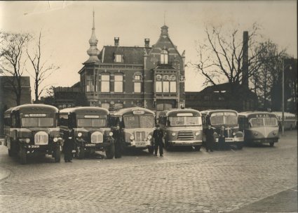White autobus (bron: Ehad 1924-2004)