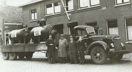 International (collectie J.K. Verhulst)