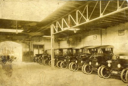 N-4731 Ford (collectie Regionaal Archief Tilburg)