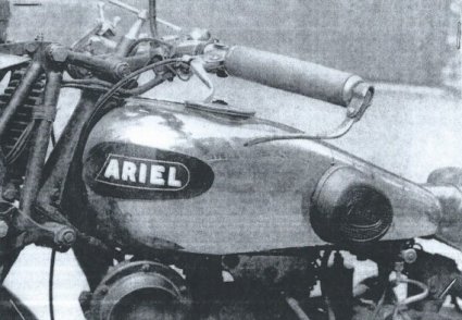 De Ariël, die in 1937 bij een ongeluk betrokken was (collectie B. Maassen)
