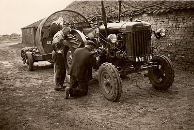 N-48910 Proefdraaien met 'De Cas', 1948 (collectie Theo Arts)
