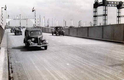 Ford Eifel (foto: W. Meijers; collectie Regionaal Archief Dordrecht)